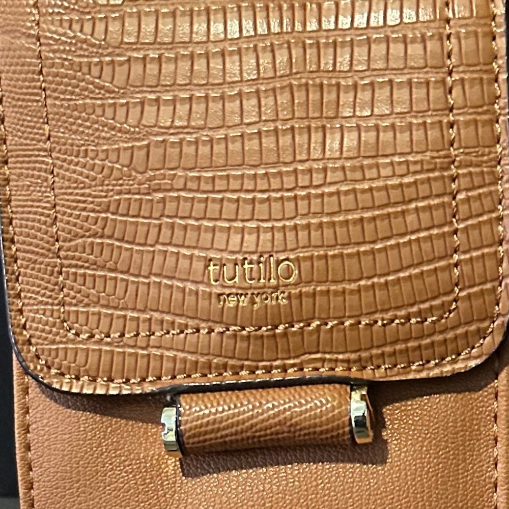 Tutilo New York 4 x 7in Crossbody Purse